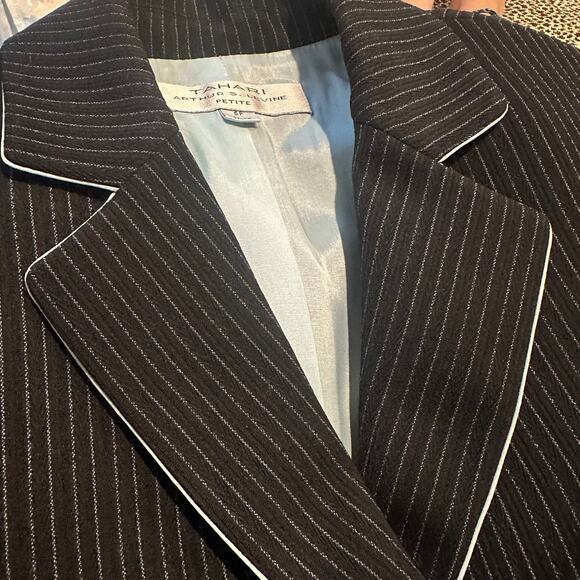 Vintage Tahari Arthur Levine Pin Stripe Pant Suit Jacket & Pants Size 6P - Picture 7 of 8